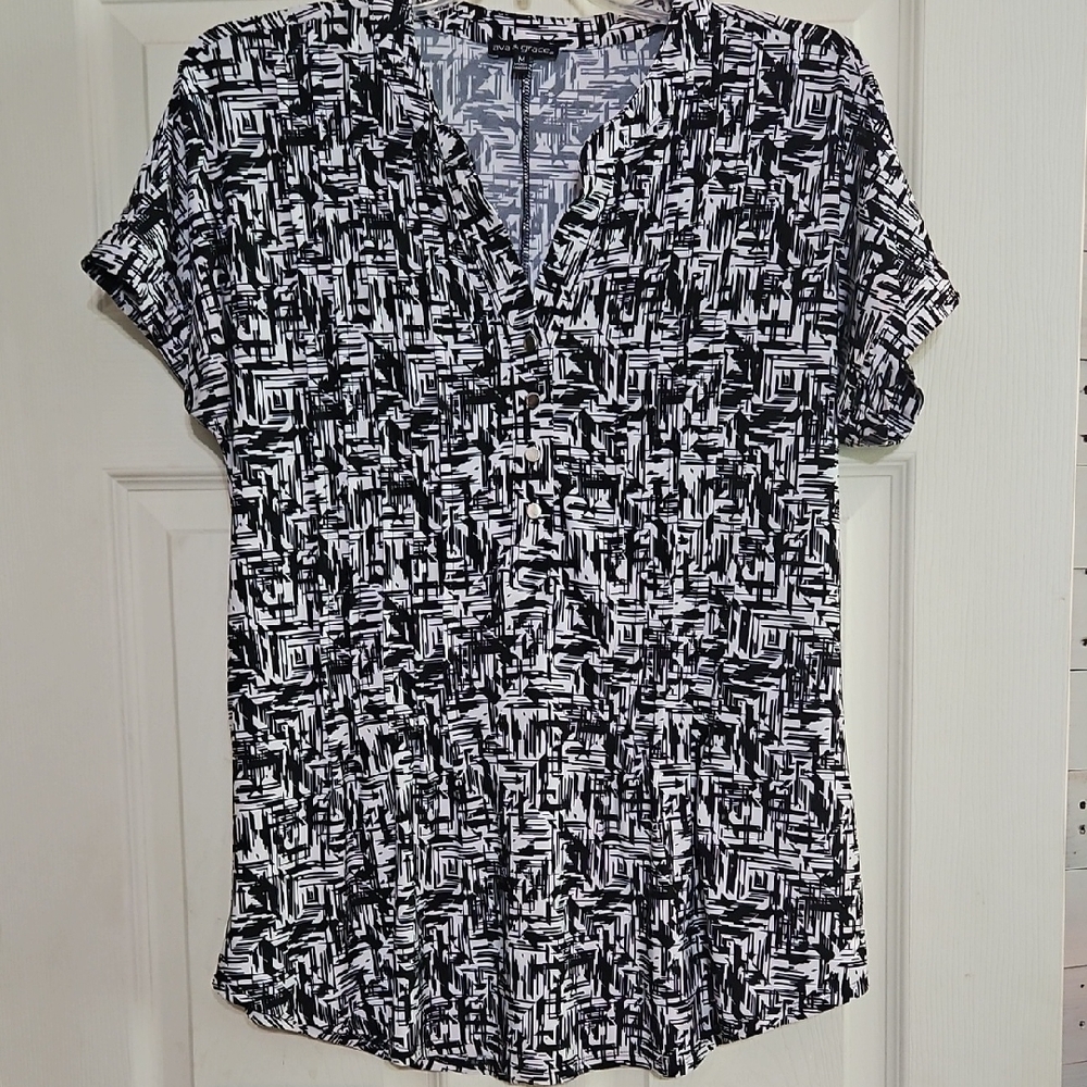 Ava & Grace Black and White Abstract Blouse